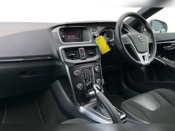 Used Volvo V40 2017 for sale - 79338411: Photo