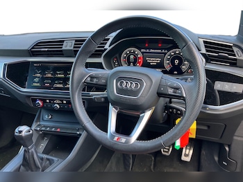 Used Audi Q3 2019 for sale - 77996620: Photo