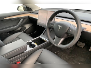 Used Tesla Model 3 2021 for sale - 76909504: Photo