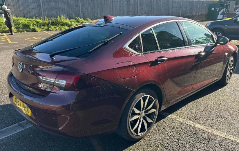 Used Vauxhall Insignia 2017 for sale - 76827992: Photo 2