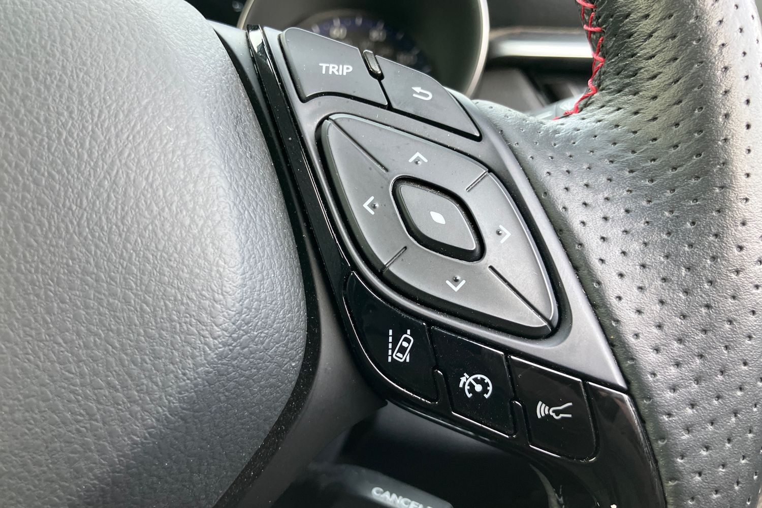 Used Toyota C-HR 2023 for sale - 76323994: Photo 13