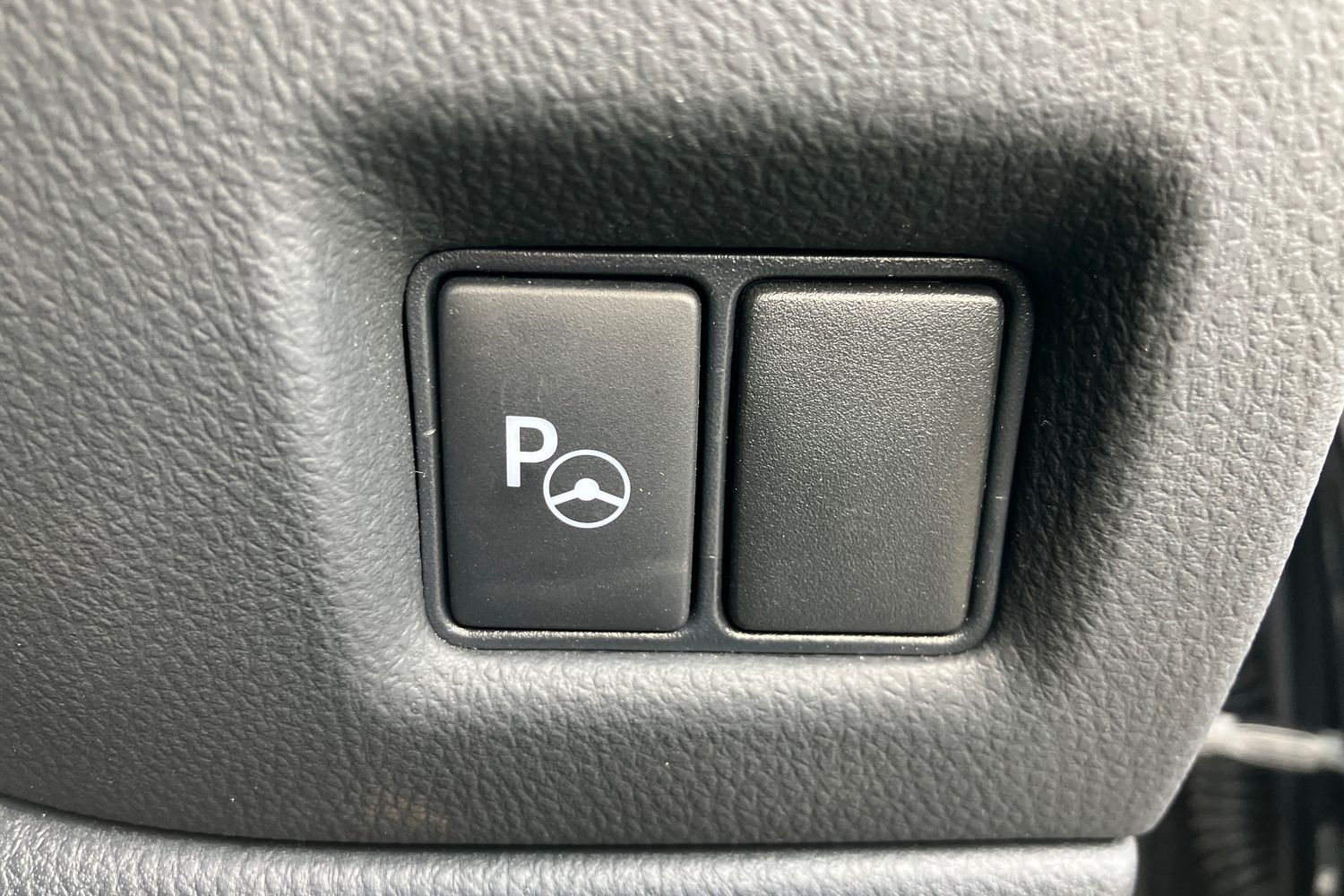 Used Toyota C-HR 2023 for sale - 76323994: Photo 18