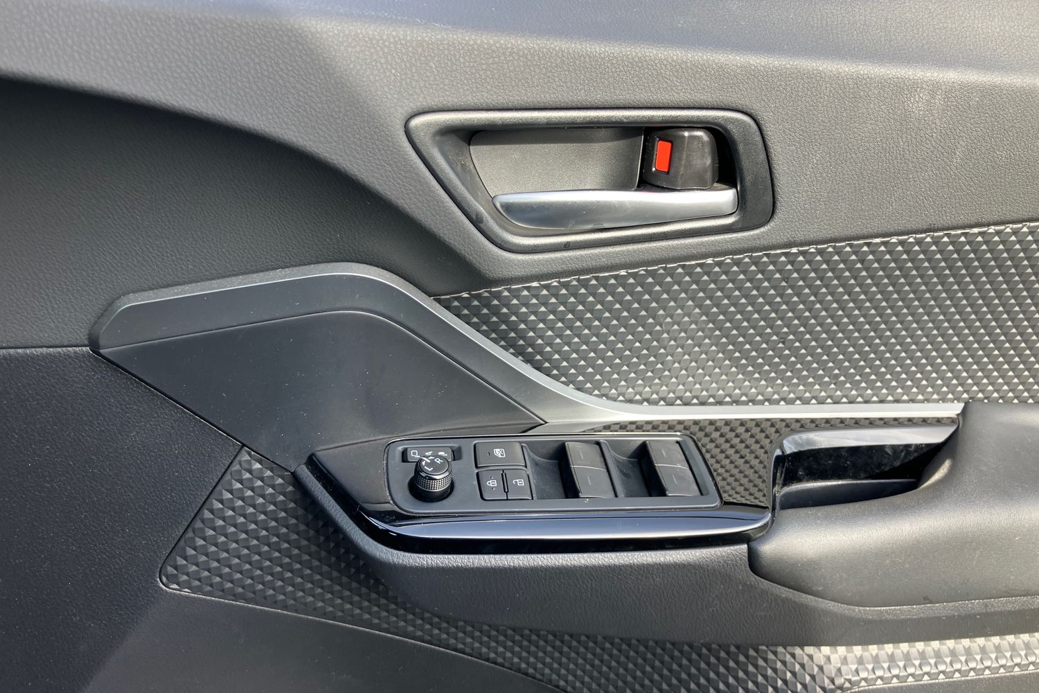 Used Toyota C-HR 2023 for sale - 76323994: Photo 19