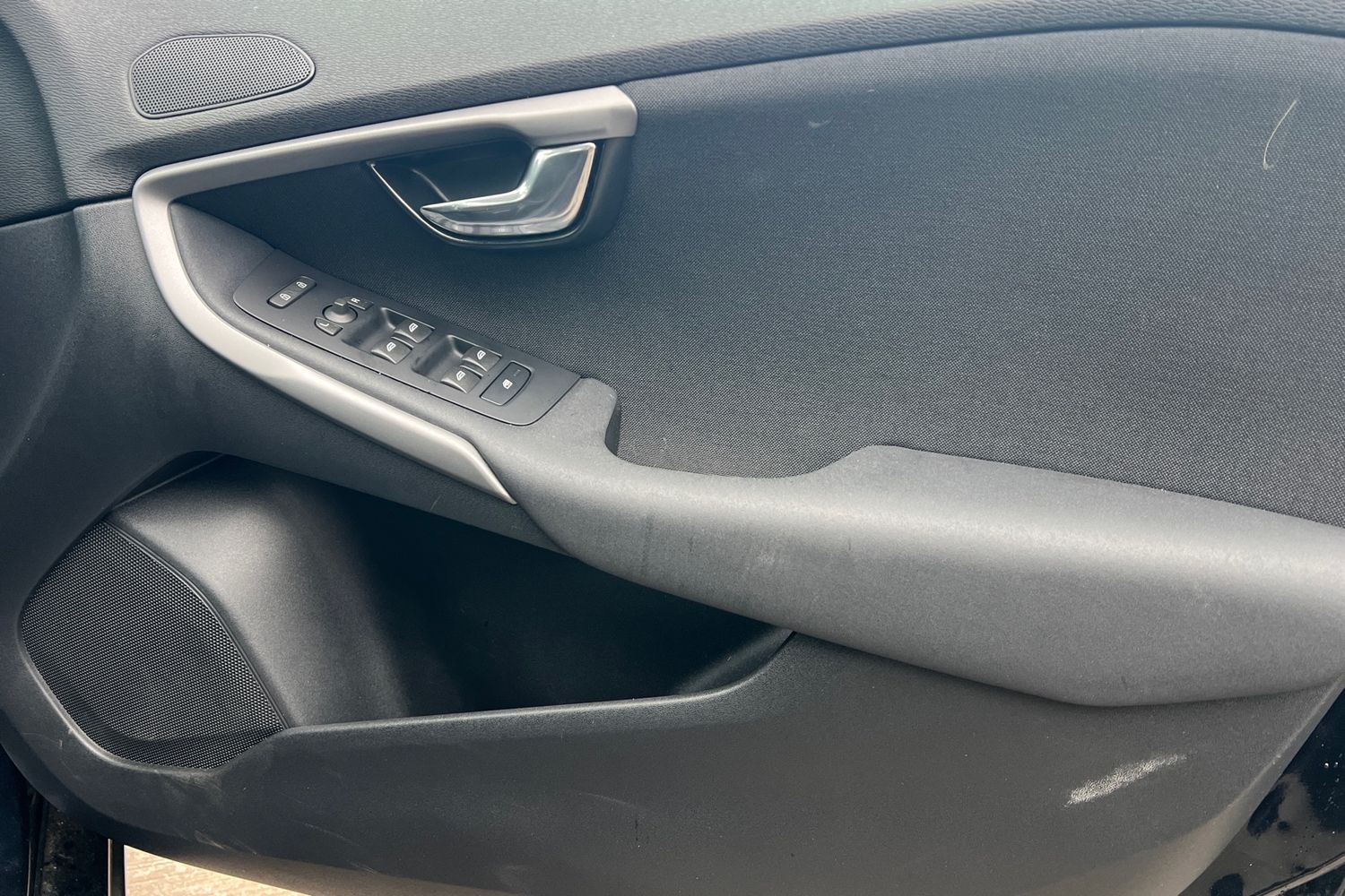 Used Volvo V40 2015 for sale - 77961498: Photo 16