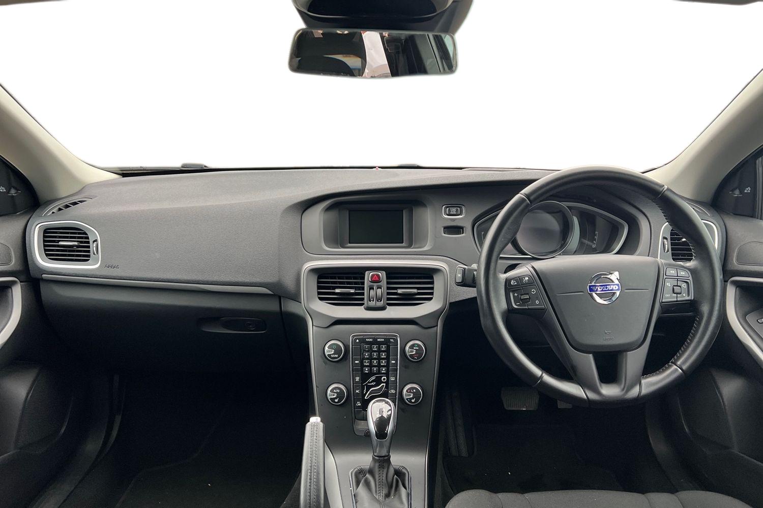 Used Volvo V40 2015 for sale - 77961498: Photo 3