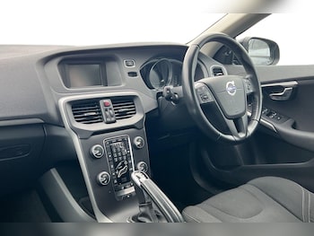 Used Volvo V40 2015 for sale - 77961498: Photo