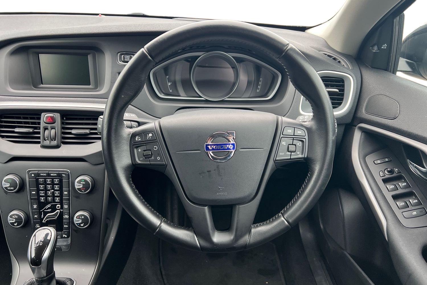 Used Volvo V40 2015 for sale - 77961498: Photo 5