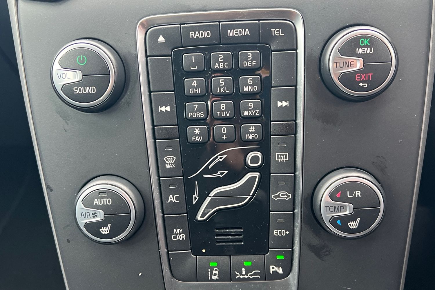 Used Volvo V40 2015 for sale - 77961498: Photo 9