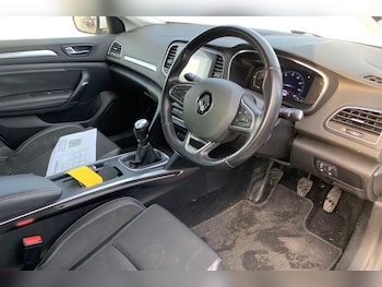 Used Renault Megane 2021 for sale - 76896237: Photo