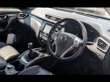 Used Nissan X-Trail 2017 for sale - 75356315: Photo