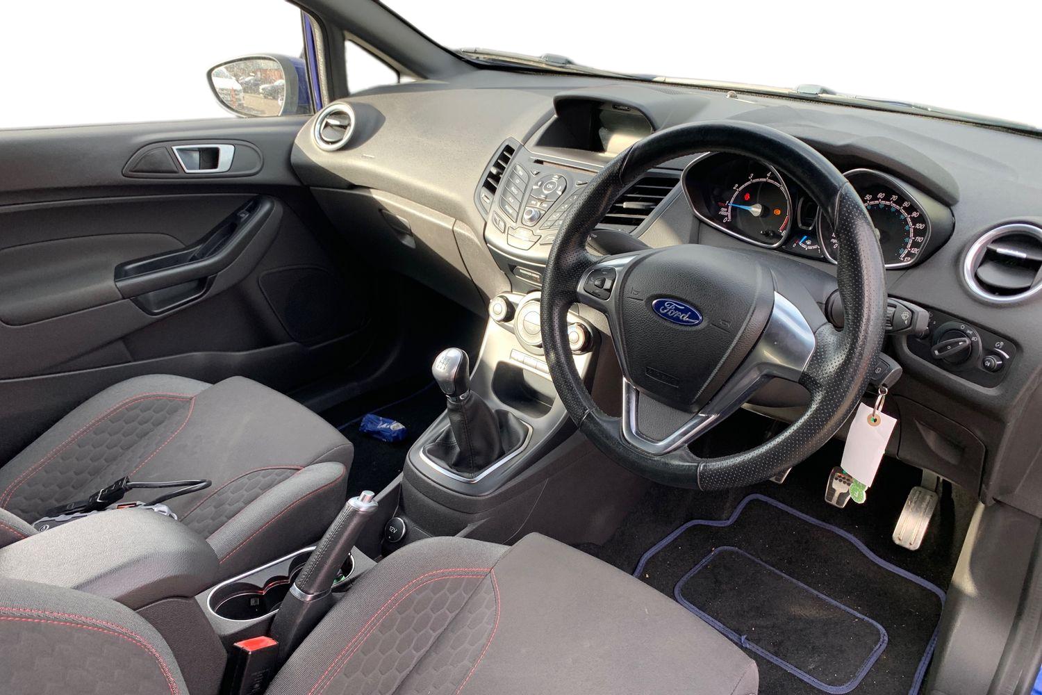 Used Ford Fiesta 2017 for sale - 76411664: Photo 3