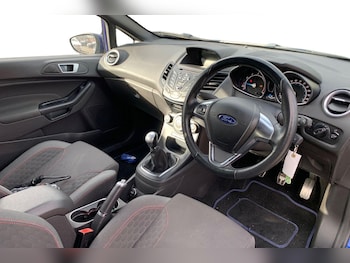 Used Ford Fiesta 2017 for sale - 76411664: Photo