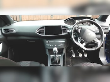 Used Peugeot 308 2018 for sale - 77327415: Photo