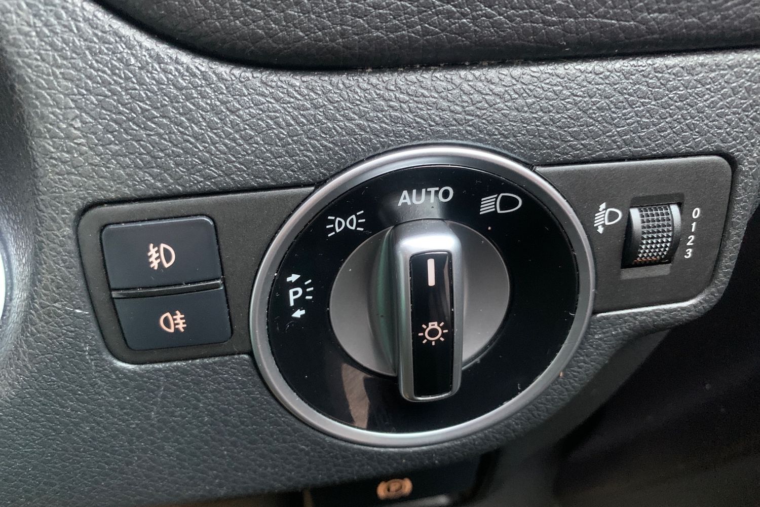 Used Mercedes-Benz GLA 2017 for sale - 77473158: Photo 9