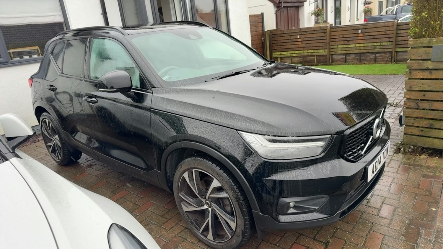 Used Volvo XC40 2019 for sale - 77674980: Photo 2