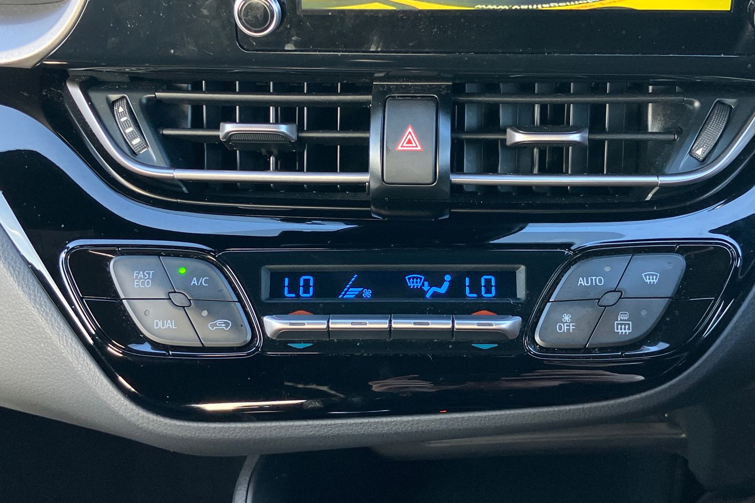 Used Toyota C-HR 2023 for sale - 77601668: Photo 12