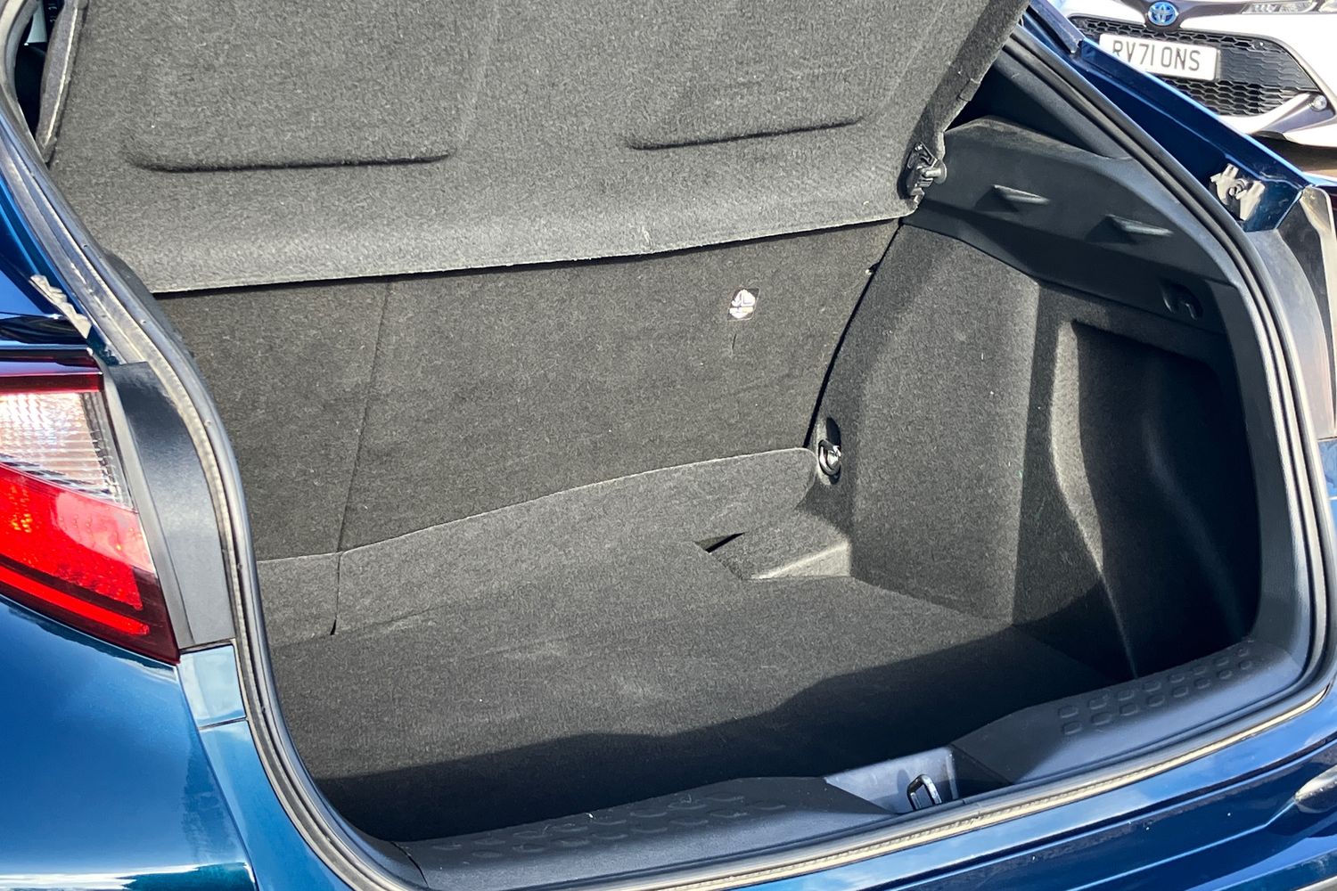 Used Toyota C-HR 2023 for sale - 77601668: Photo 23