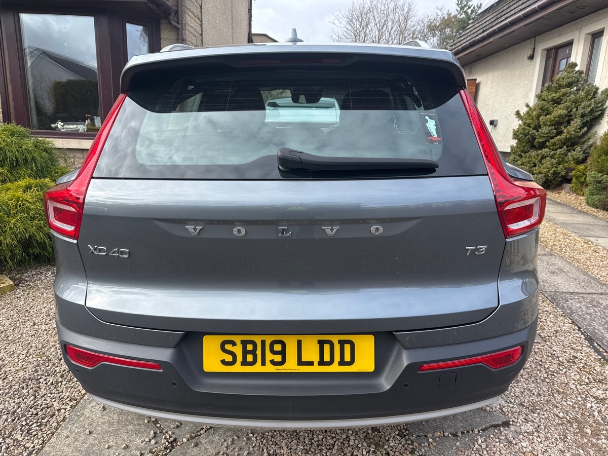 Used Volvo XC40 2019 for sale - 77989641: Photo 2