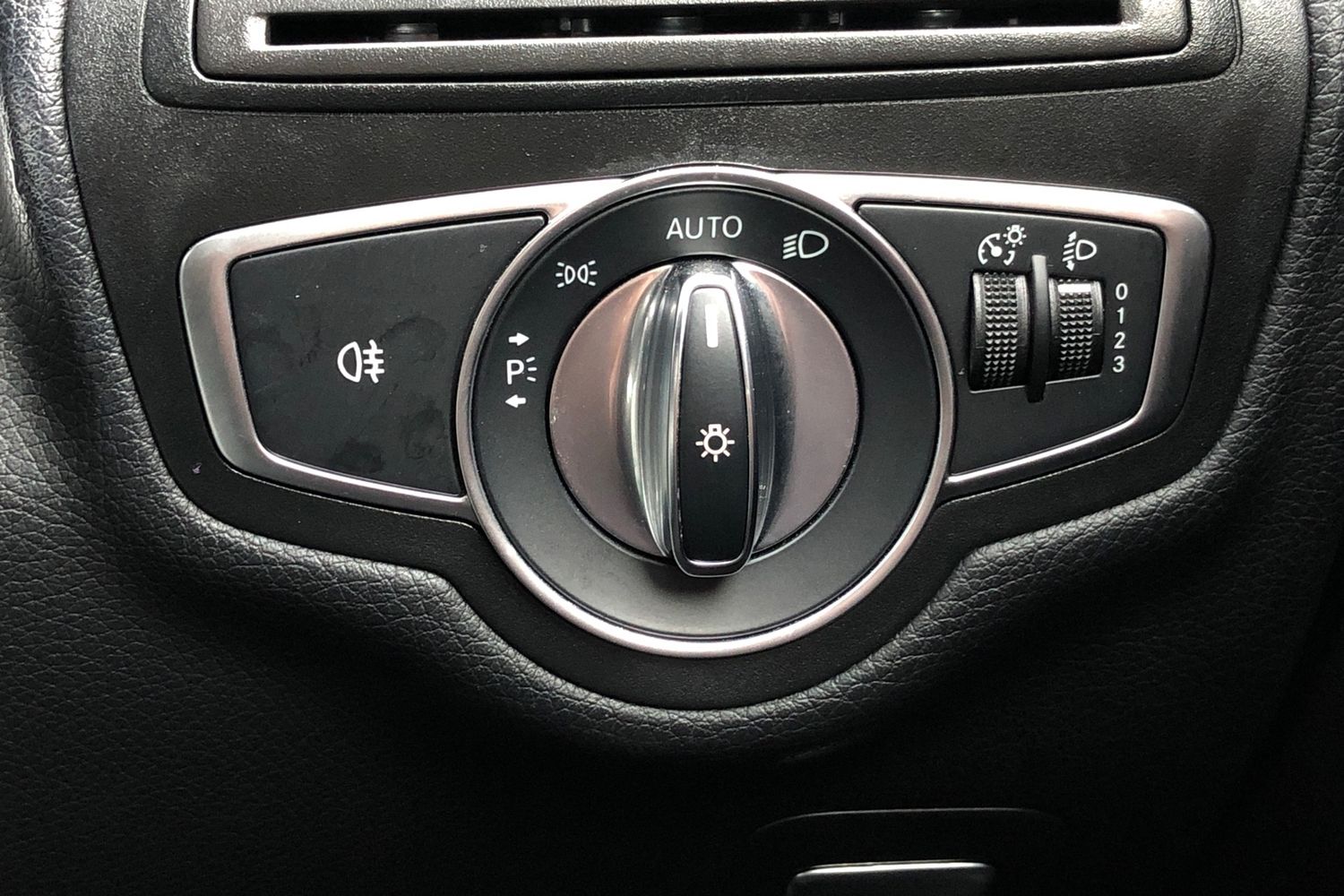 Used Mercedes-Benz C Class 2018 for sale - 76610931: Photo 14