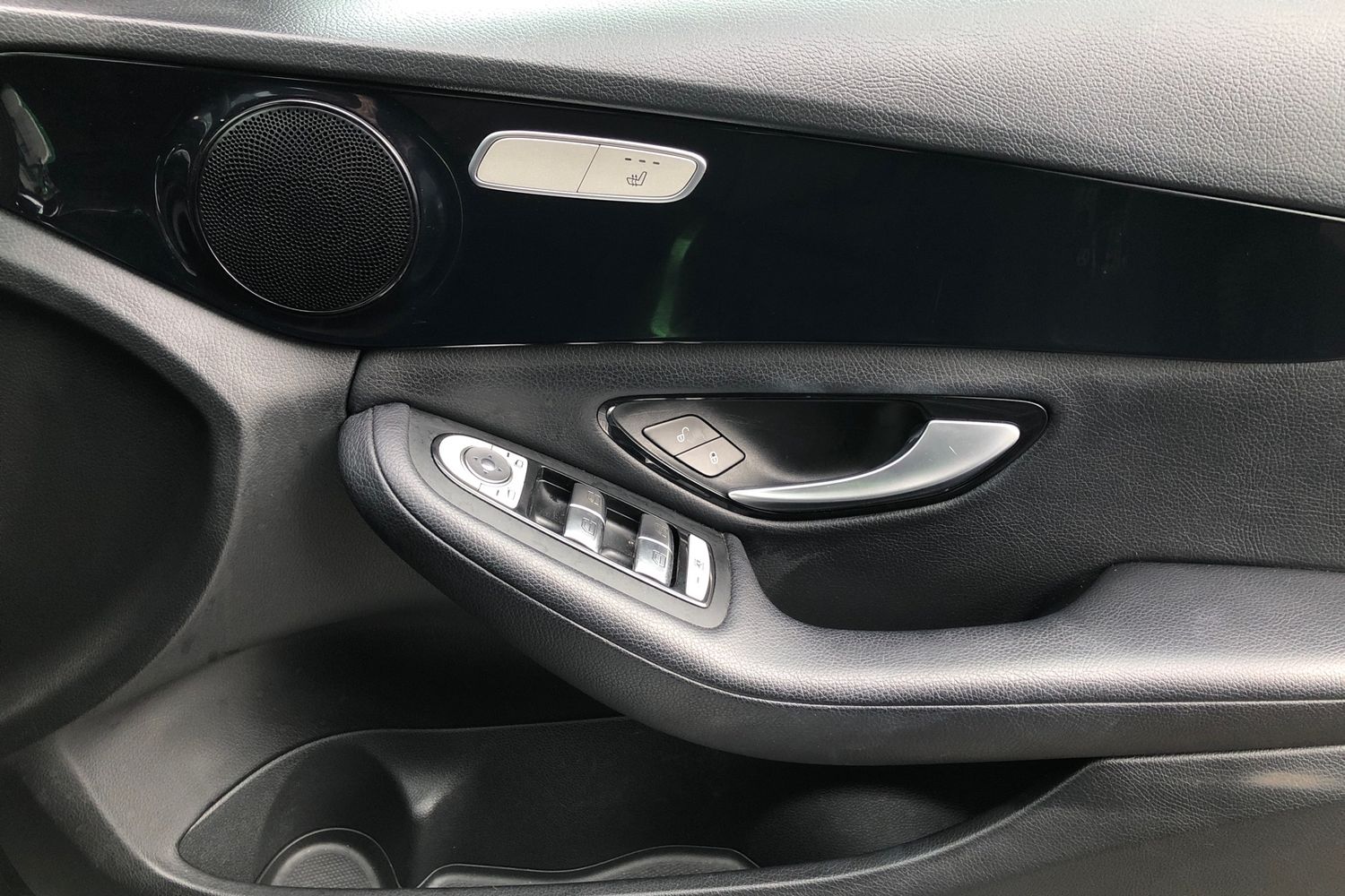 Used Mercedes-Benz C Class 2018 for sale - 76610931: Photo 15