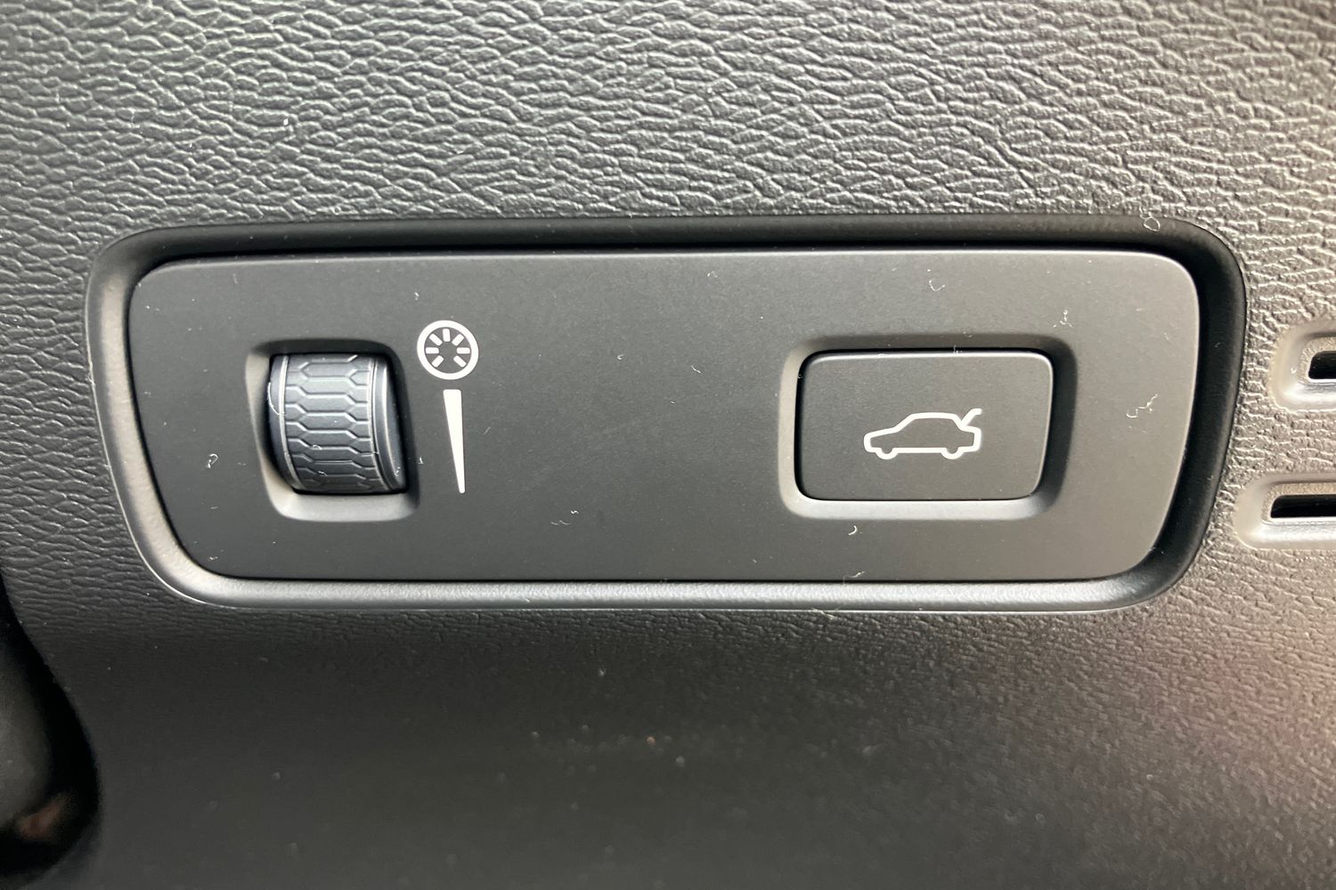 Used Volvo XC40 2020 for sale - 76093345: Photo 17