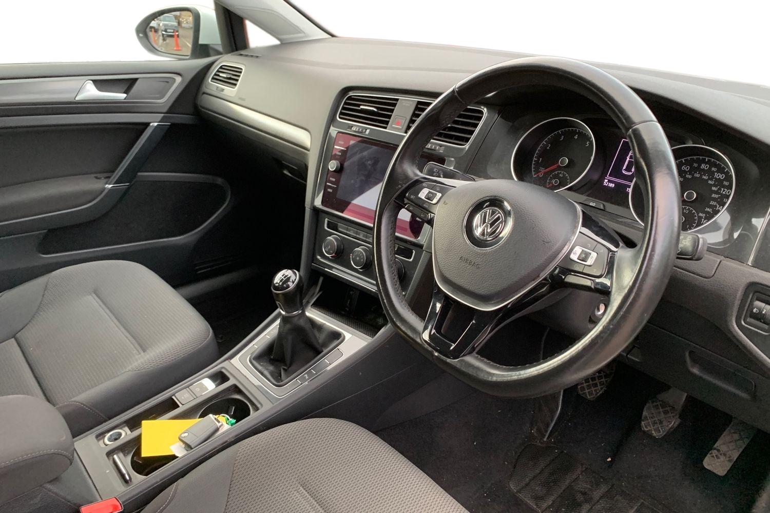 Used Volkswagen Golf 2017 for sale - 77270427: Photo 3