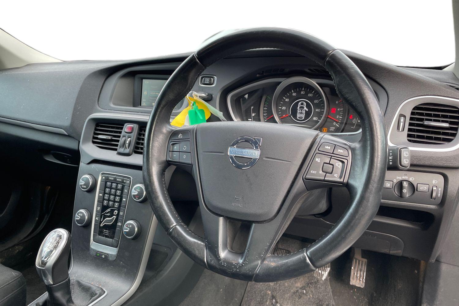 Used Volvo V40 2013 for sale - 77514772: Photo 3