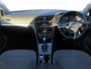 Used Volkswagen Golf 2019 for sale - 76836167: Photo