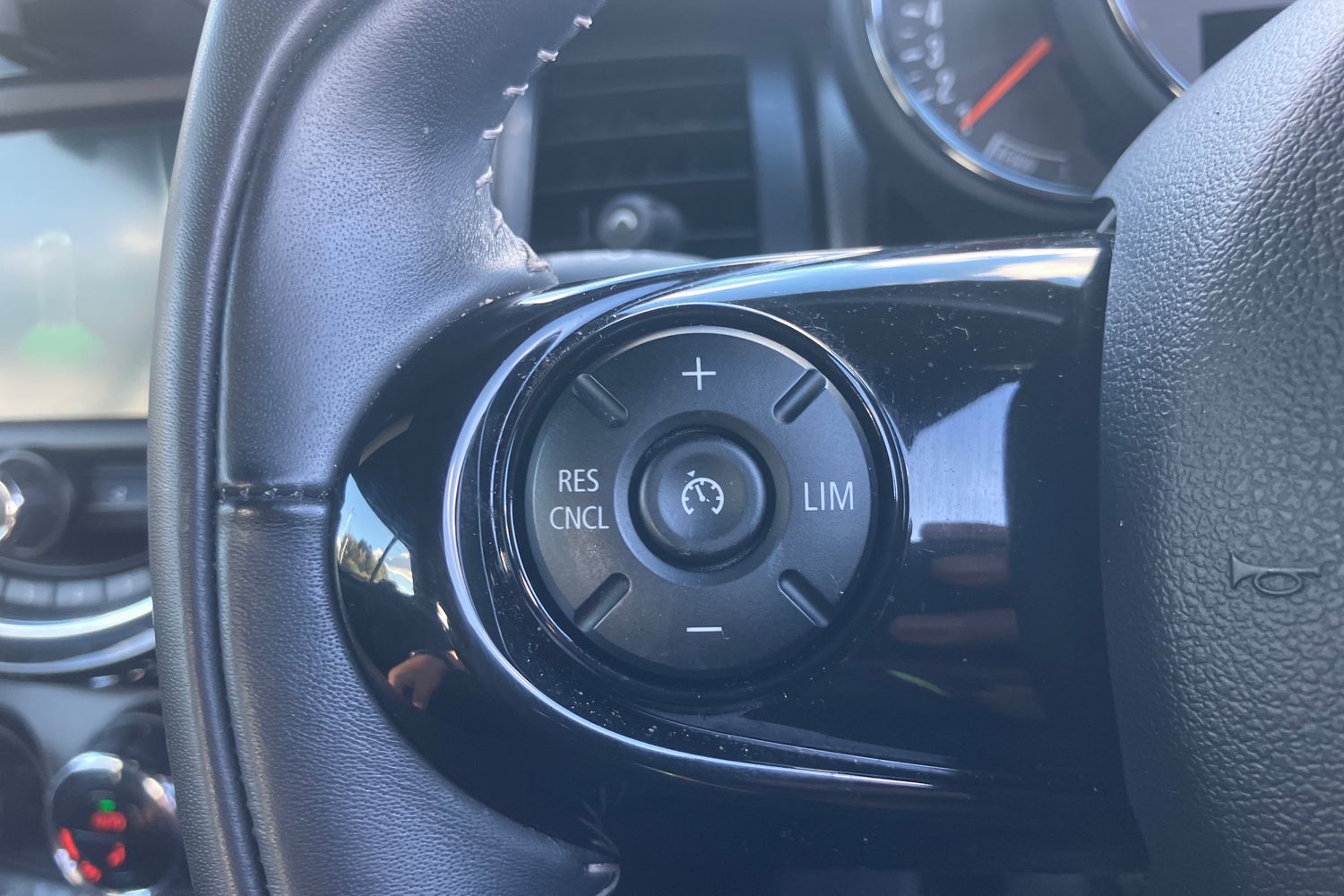 Used MINI Convertible 2020 for sale - 75975018: Photo 12