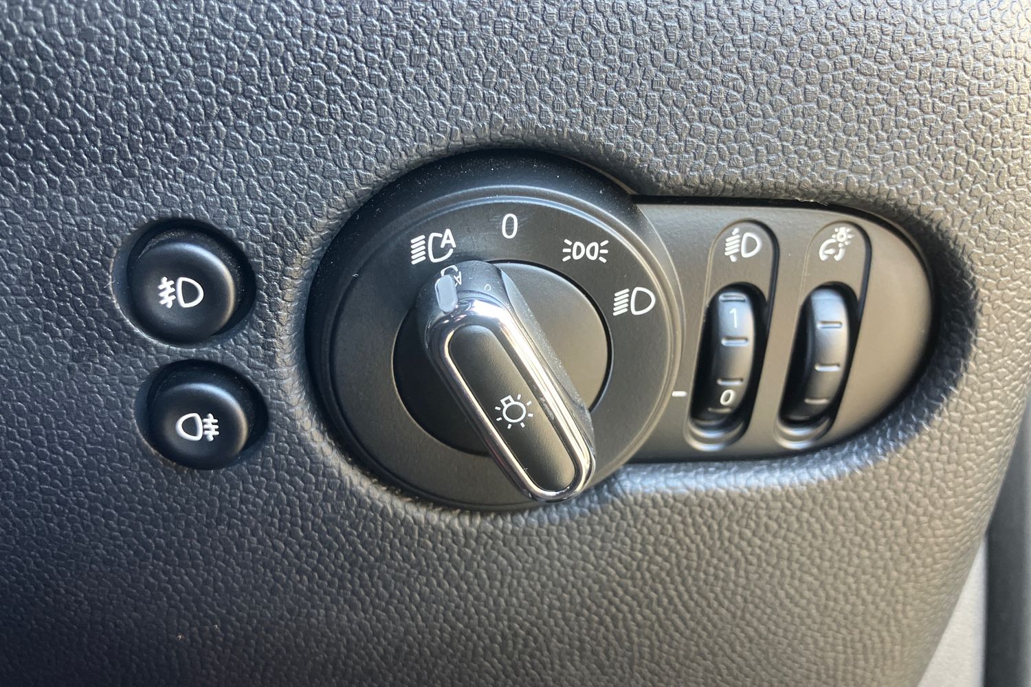 Used MINI Convertible 2020 for sale - 75975018: Photo 17