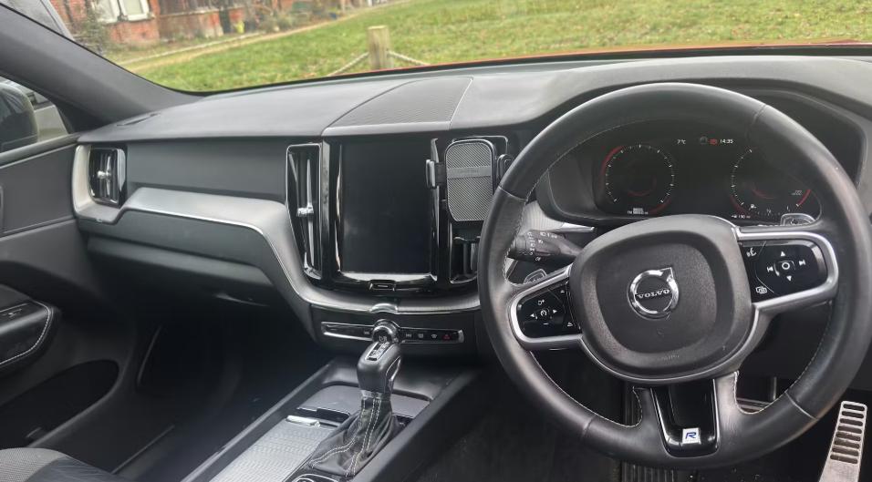 Used Volvo XC60 2019 for sale - 77334310: Photo 3