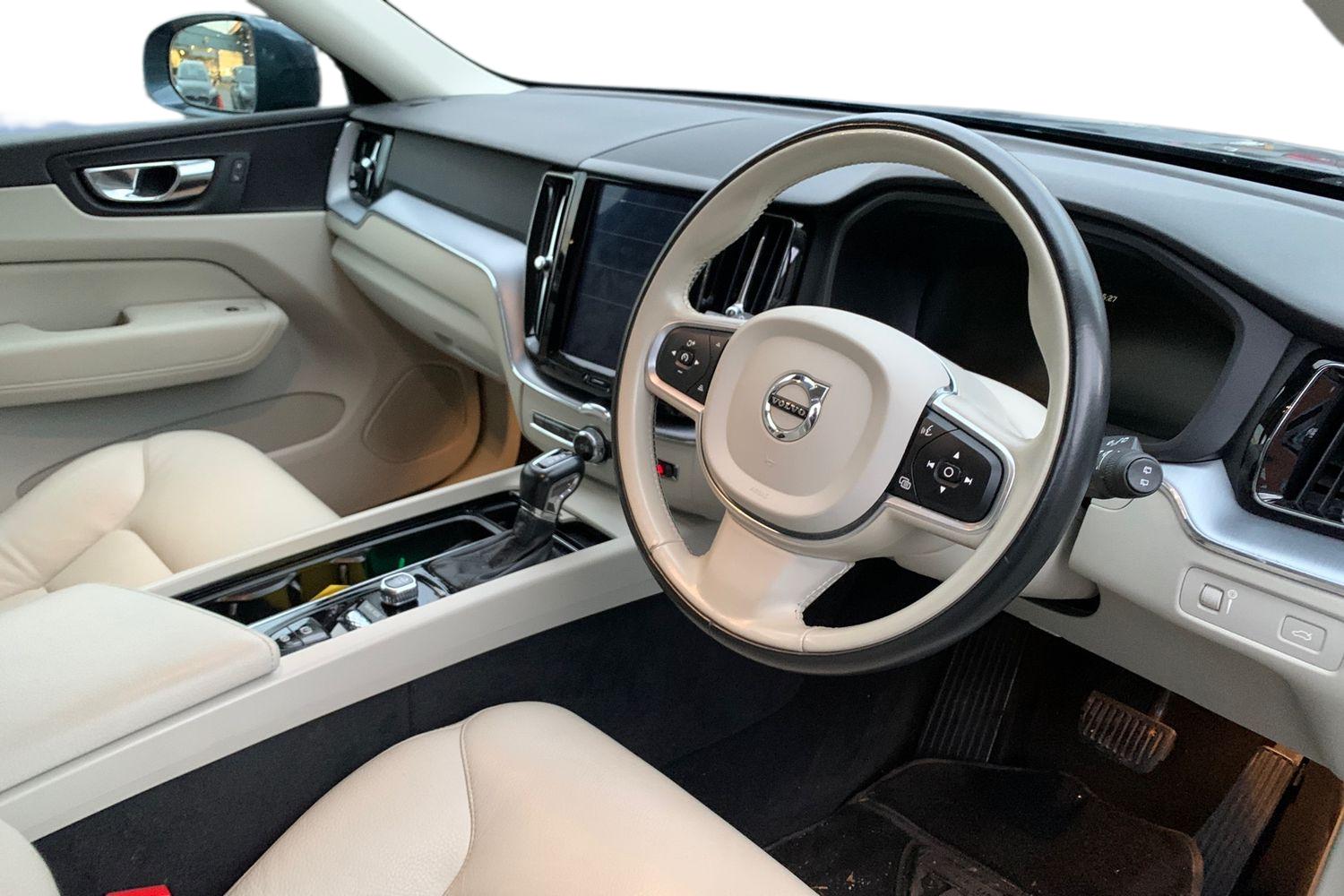 Used Volvo XC60 2019 for sale - 76863325: Photo 3