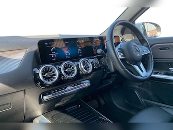 Used Mercedes-Benz EQA 2022 for sale - 79289951: Photo
