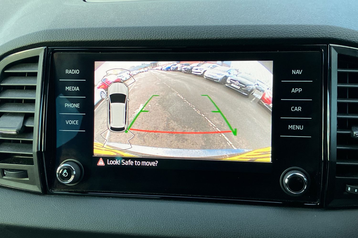 Used Skoda Karoq 2021 for sale - 76280875: Photo 12