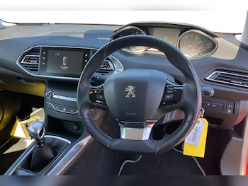 Used Peugeot 308 2015 for sale - 78341351: Photo