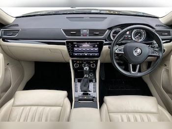 Used Skoda Superb 2017 for sale - 77546573: Photo