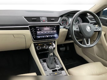 Used Skoda Superb 2017 for sale - 77546573: Photo