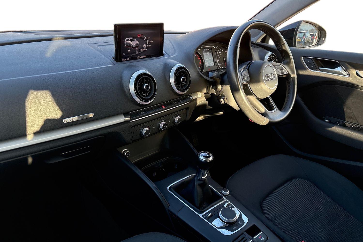 Used Audi A3 2017 for sale - 77211379: Photo 4