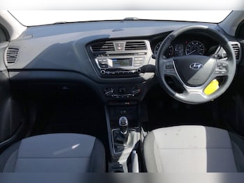 Used Hyundai i20 2017 for sale - 78991804: Photo