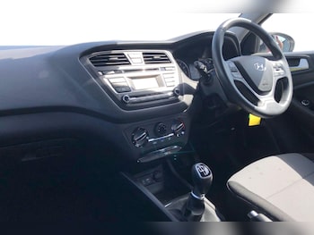 Used Hyundai i20 2017 for sale - 78991804: Photo