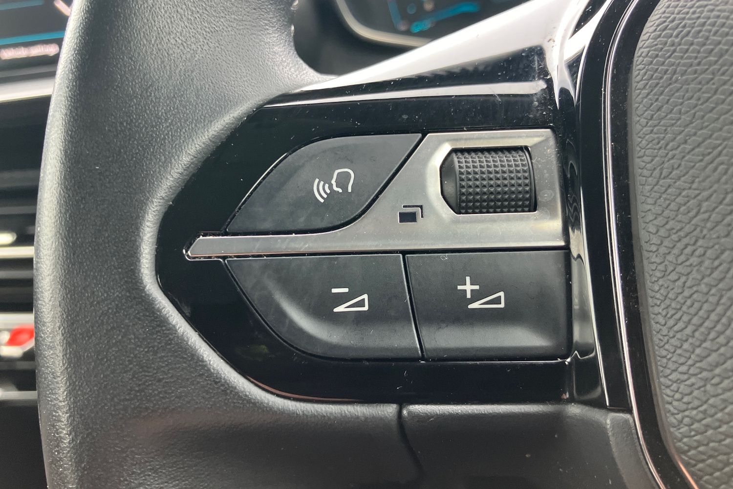 Used Peugeot 2008 2021 for sale - 76836242: Photo 15