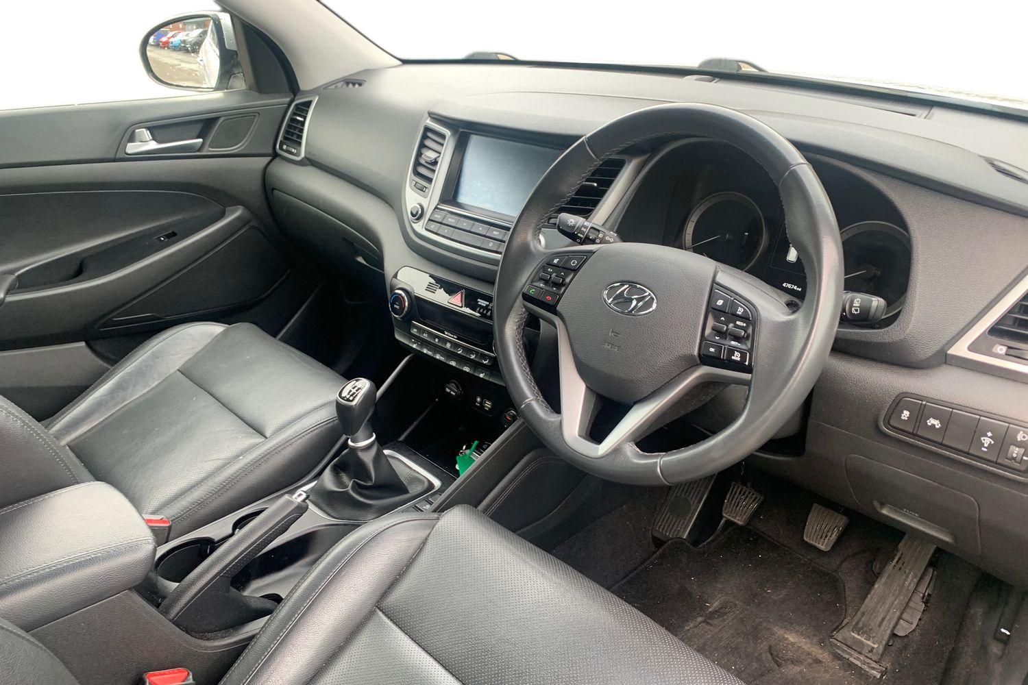 Used Hyundai TUCSON 2017 for sale - 76416811: Photo 3