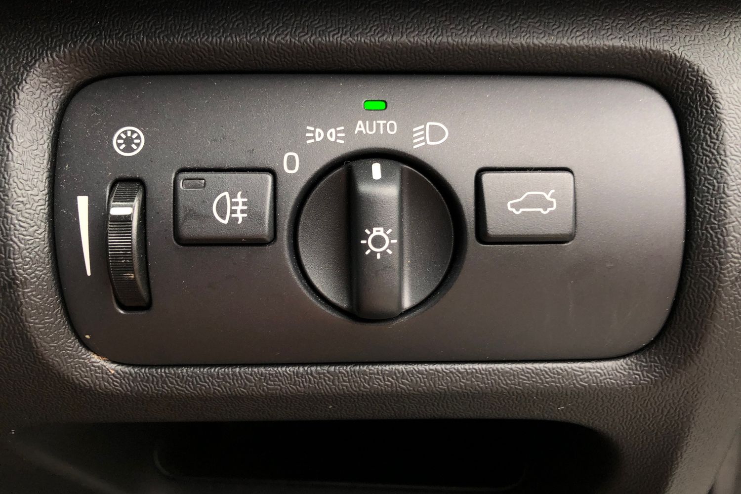 Used Volvo V40 2019 for sale - 76036776: Photo 11