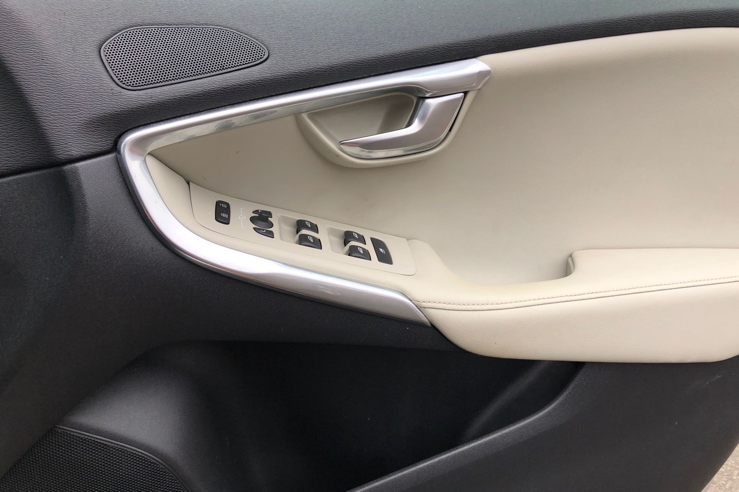 Used Volvo V40 2019 for sale - 76036776: Photo 12