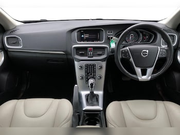 Used Volvo V40 2019 for sale - 76036776: Photo 3