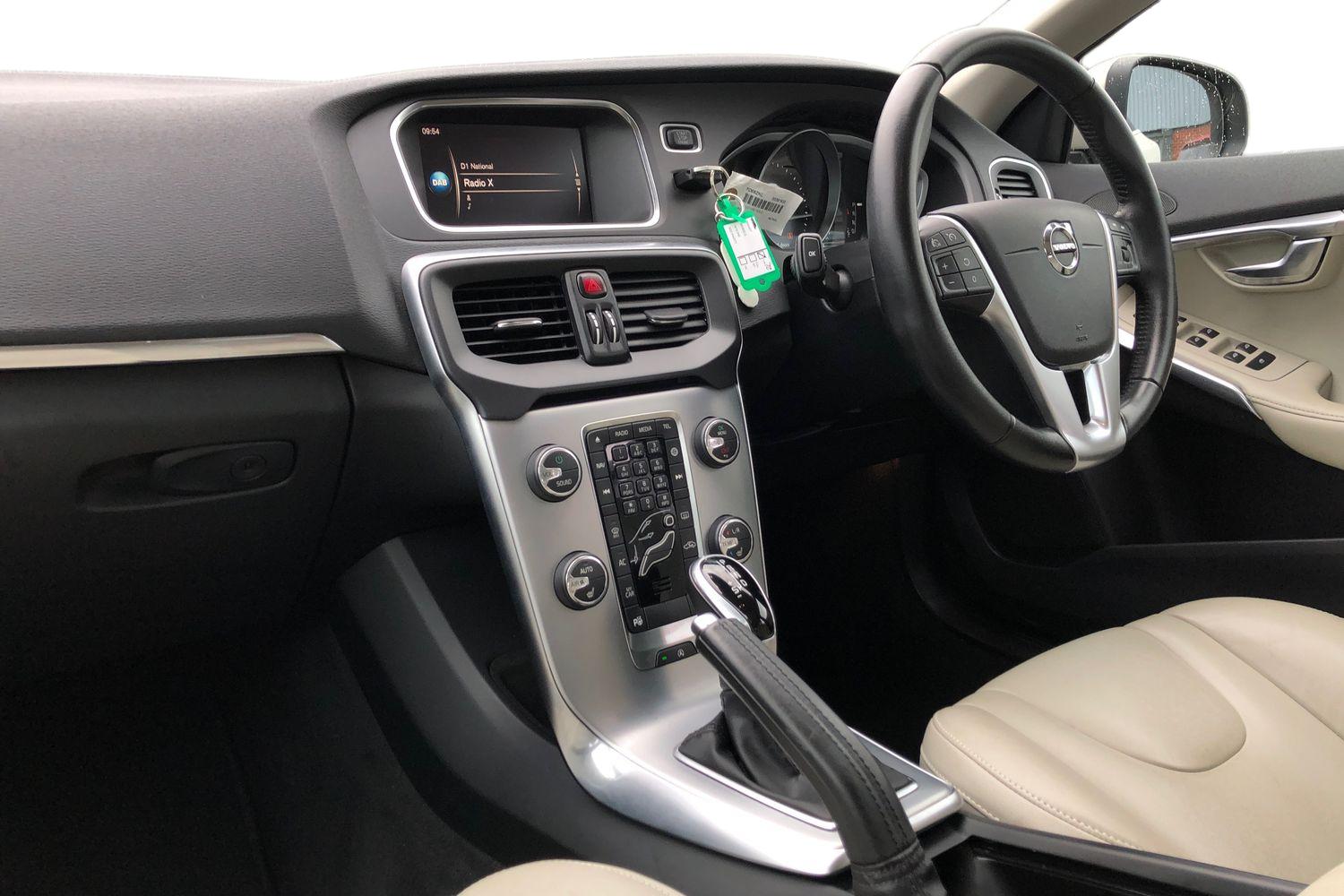 Used Volvo V40 2019 for sale - 76036776: Photo 4