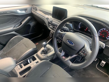 Used Ford Focus 2020 for sale - 76292491: Photo 3