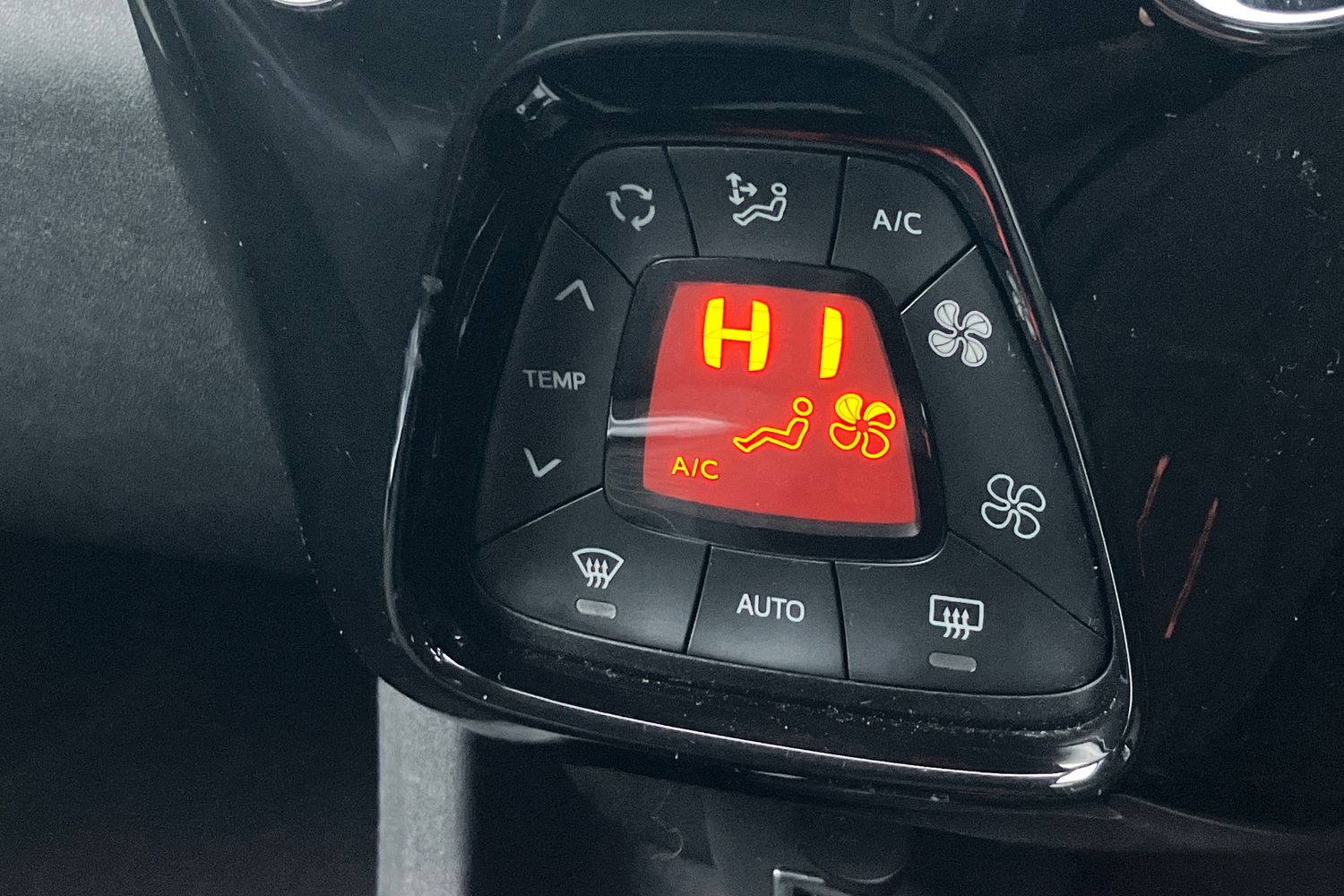 Used Peugeot 108 2020 for sale - 77593605: Photo 12