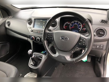 Used Hyundai i10 2018 for sale - 76206828: Photo 3