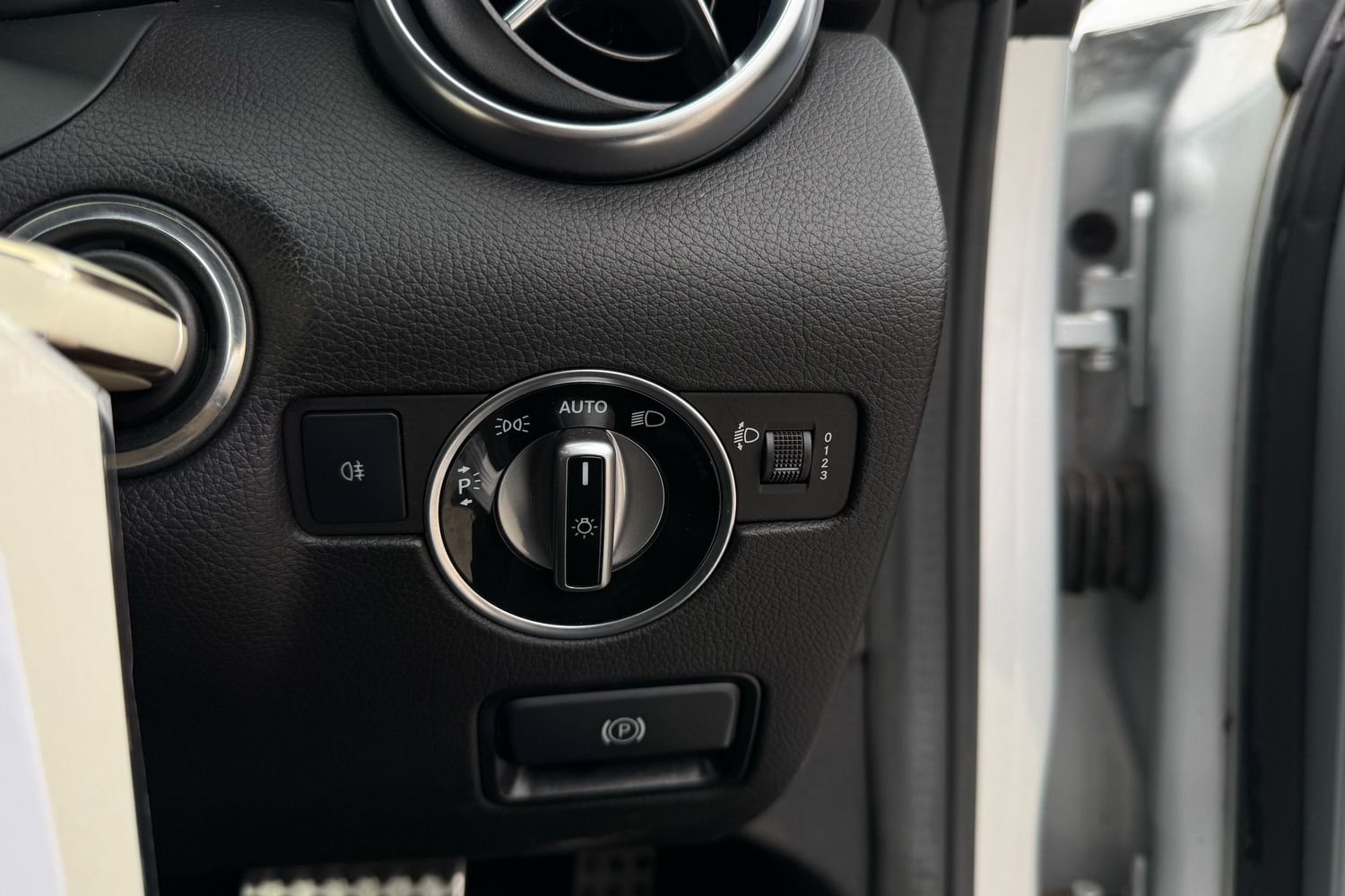 Used Mercedes-Benz SLC 2019 for sale - 77327462: Photo 11